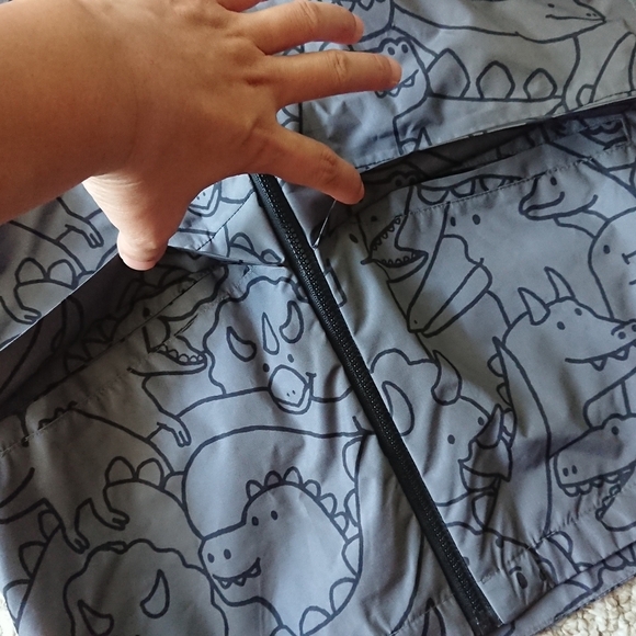 H&M dark Gray Dinosaur Print rain Jacket size 6/7 - Picture 9 of 13